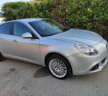 Alfa Romeo Giulietta 2,0 jtd Sport 170ks može kartice do 36 rata - cover