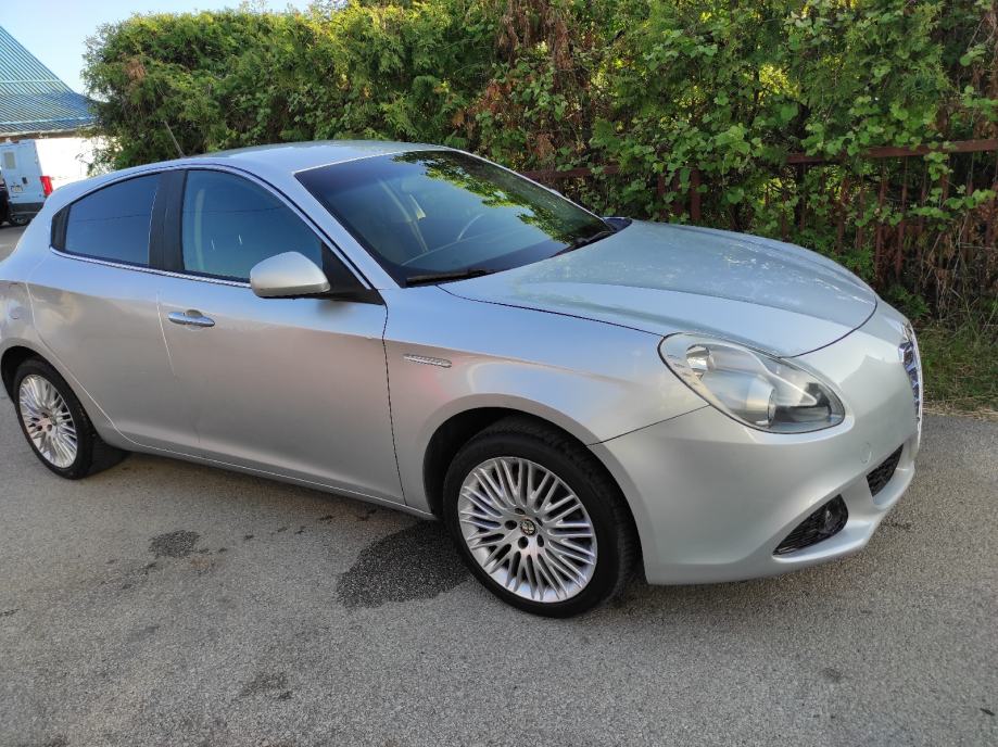 alfa-romeo-giulietta-2.0-d-n-a-170ks-kartice-36-rata-slika-218201757