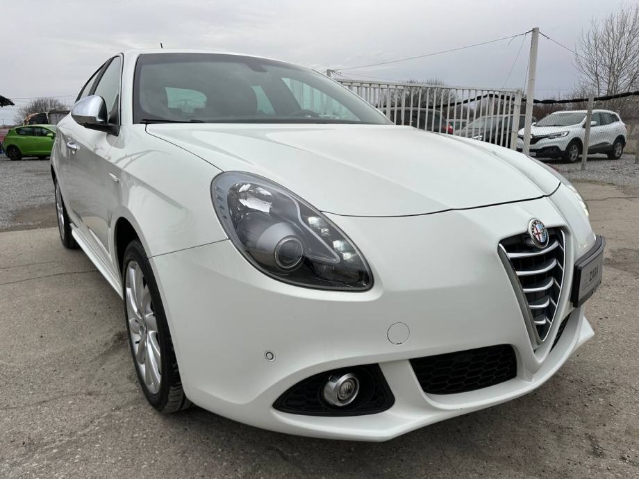 alfa-romeo-giulietta-2-0-jdtm-exclusive-koza-navi-led-servisna-slika-213507089