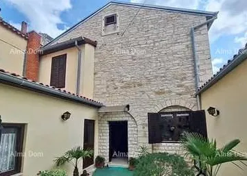 Kuća Kuća. Buje.