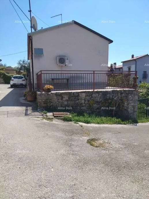 Kuća Brtonigla, Samostojeća kuća s okućnicom – za renovaciju - cover