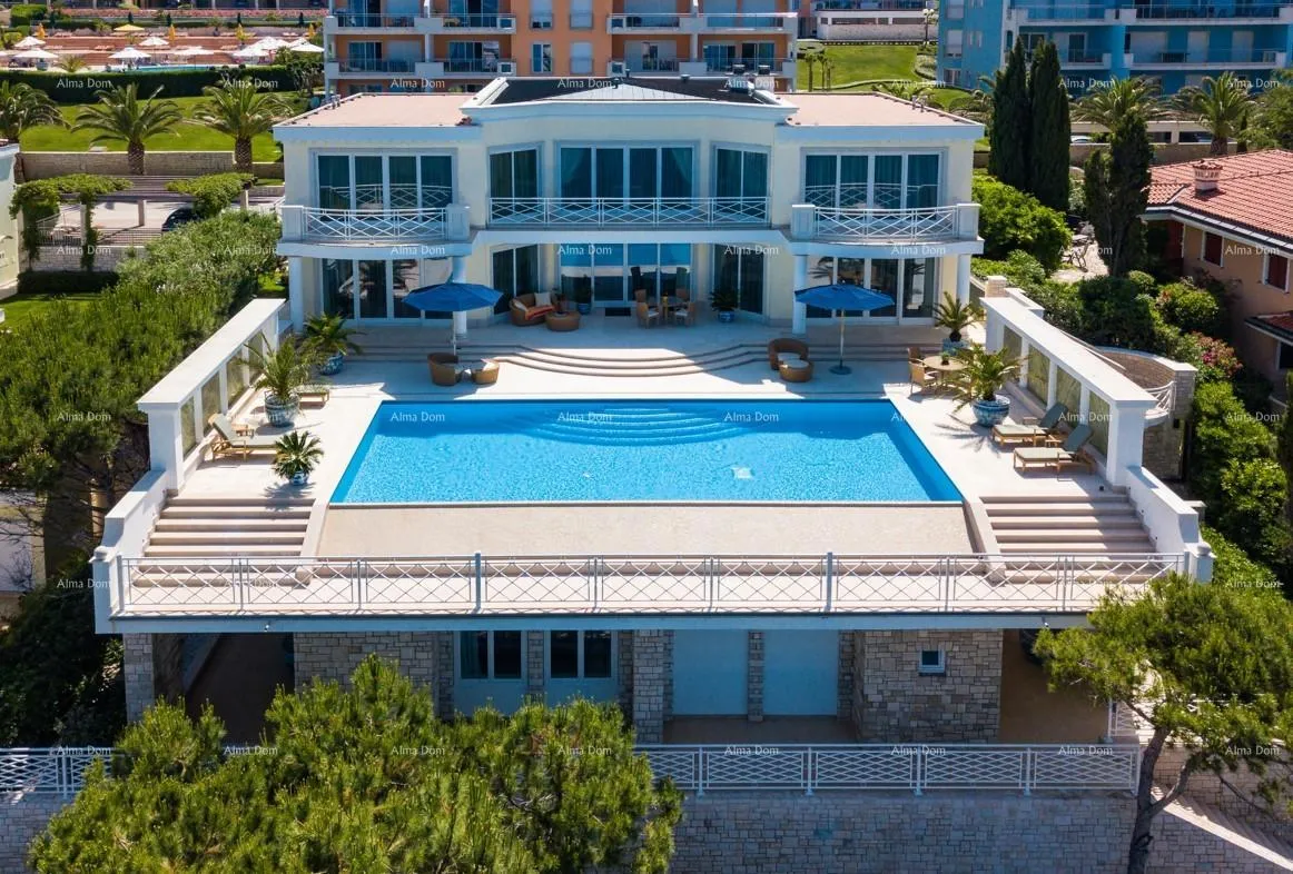 Kuća Luksuzna vila prvi red do mora ! Umag Crveni Vrh. - cover