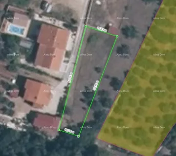 Građevinsko zemljište Gradevinsko zemljiste 750m2 u Puli.