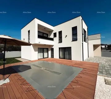 Kuća Prodaja novoizgrađene, moderne katnice sa bazenom u neposrednoj blizini mora, Pomer!