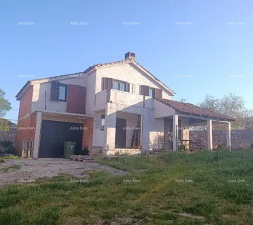 Kuća Prodaja kuće – Sveti Lovreč, s pomoćnim objektom i garažom - Sveti Lovreč Pazenatički