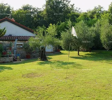 Kuća UMAG, Kuća, 144 m², s velikim vrtom i ljetnom kuhinjom, potpuno renovirana!