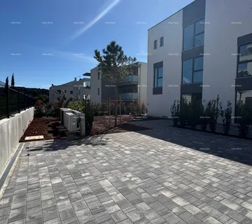 Stan ROVINJ - DVOETAŽNI APARTMAN S PREKRASNIM POGLEDOM NA MORE (E)