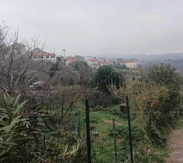 Građevinsko zemljište Prodaja građevinskog zemljišta u centru Buja! - cover