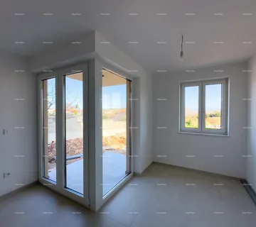 Stan Prodajemo stan sa velikim vrtom i parkirnim mjestom u Barbanu.