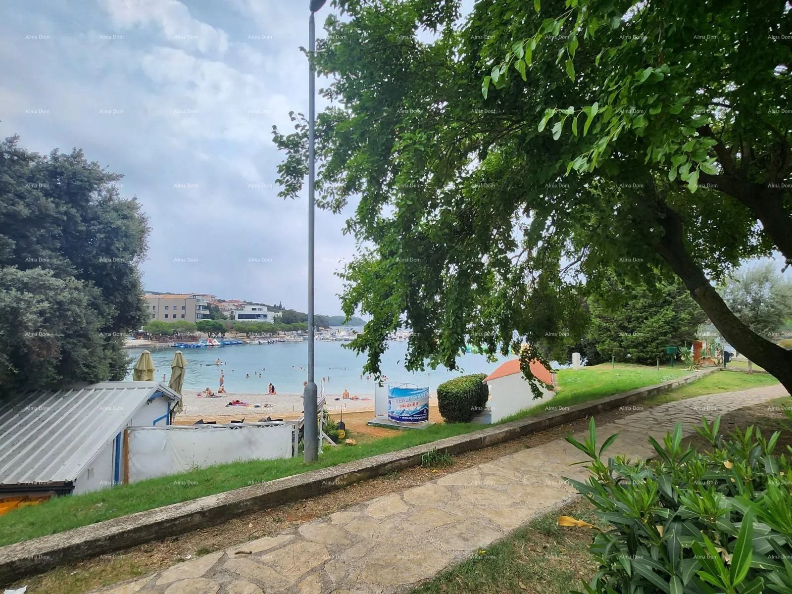Stan Pješčana uvala, prvi red do mora. Apartman sa pogledom na more. - cover