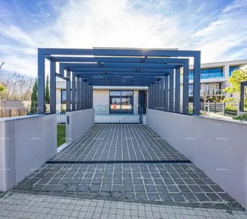 Kuća Prvi red do mora! Luksuzna kuća u Umagu, 300 m od mora - savršena za obitelj s modernim sadržajima