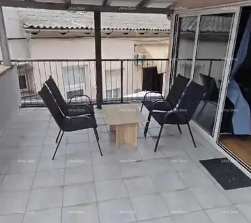 Stan Prodaje se stan 83 m² – Pula, centar