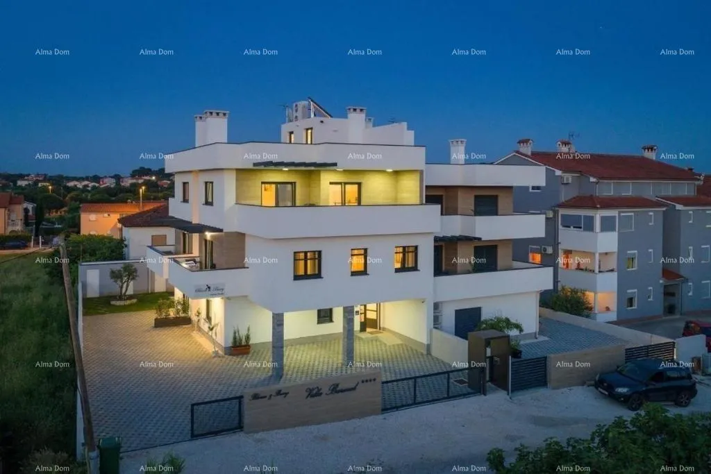 Kuća Prodaja moderne vile sa 5 zasebnih apartmana, Pula! - cover