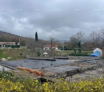 Kuća ISTRA  Lupoglav, nezavršen objekt s zemljištem i dozvolom za nadogradnju - cover