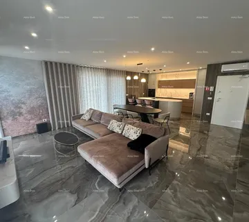 Stan NOVIGRAD, LUKSUZNI PENTHOUSE S PANORAMSKIM POGLEDOM NA MORE