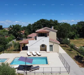 Kuća Prodaja - luksuzna vila s bazenom i jacuzzijem na prostranoj okućnici, Marčana! - cover