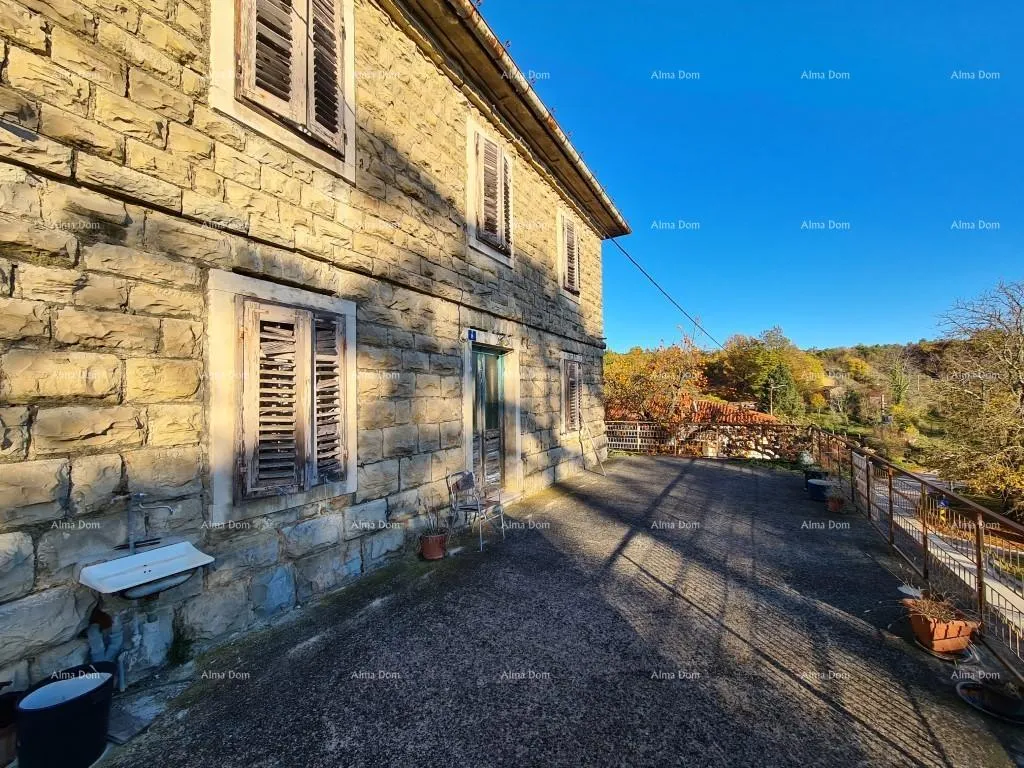 Kuća Prodajemo staru Istarsku kamenu kuću sa pogledom na Grožnjan. - cover