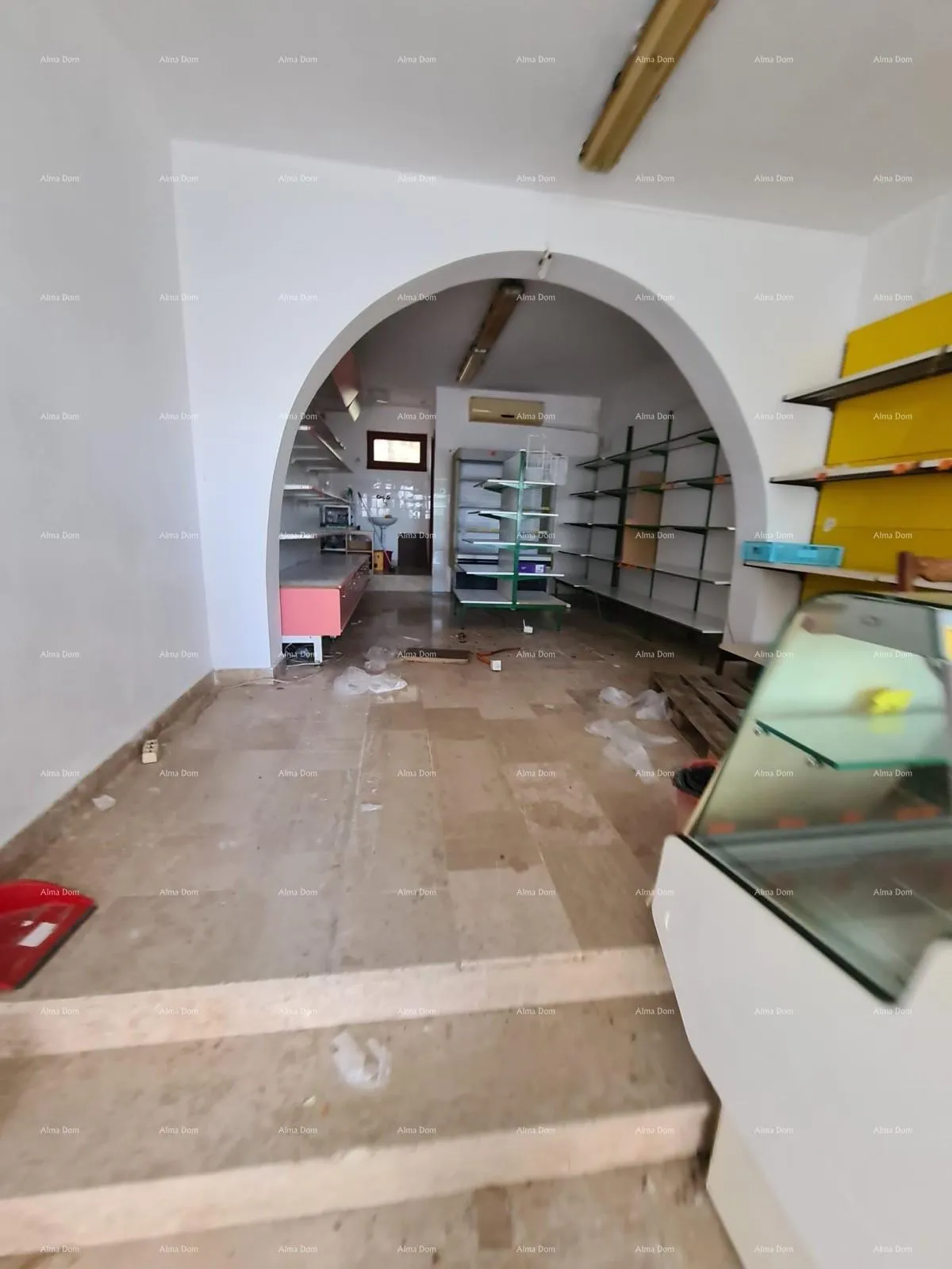 Poslovni prostor Na prodaju poslovni prostor – 55 m², Barbariga - cover