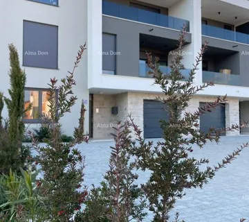 Stan Prodaja-novogradnja! Stan s dvije spavaće sobe i dva parkirna mjesta, Pula, Valdebek!