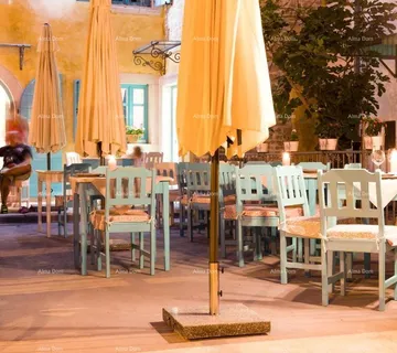 Poslovni prostor Prodaja- obiteljski hotel u srcu stare jezgre ribarskog grada, Fažana! 100 m od mora! - cover