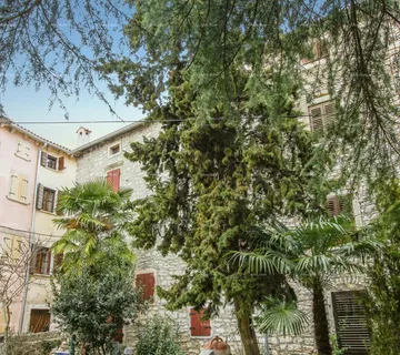 Kuća Prodaja predivne, moderno opremljene i renovirane istarske kamene kuće, Bale! - cover