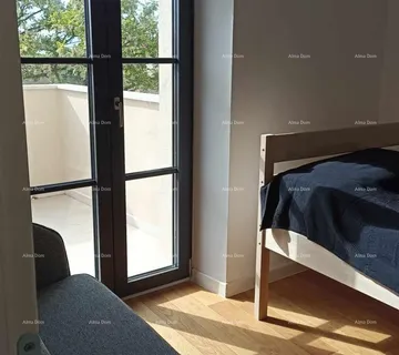 Stan Prodaja novoopremljenog, dvoetažnog stana s pogledom na more, Tar, Poreč!