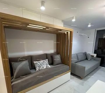 Stan Prodajem adaptiranu i novouređenu garsonijeru u Novigradu, 350 m od mora