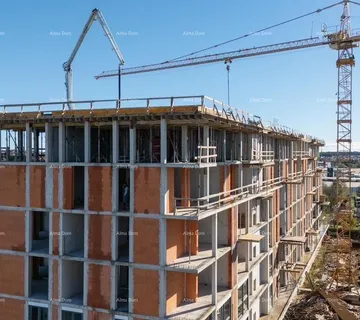 Stan Pula! Višestambena, moderna zgrada s liftom, blizu centra. Stan s parkinim mjestom i ostavomS4