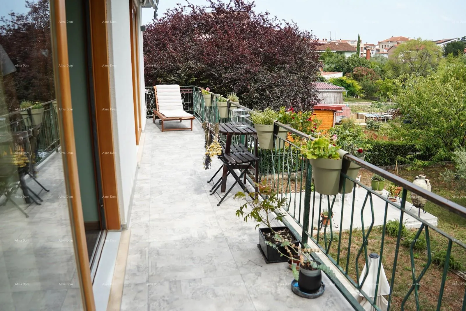 Stan Rovinj. Stan na prvom katu kuće - cover