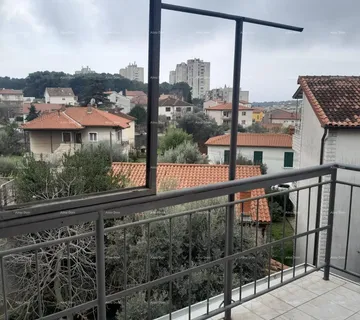 Stan Prodaje se stan u kući na 1. katu – atraktivna lokacija