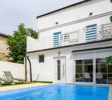 Kuća Prodaje se moderna kuća, blizu Poreča