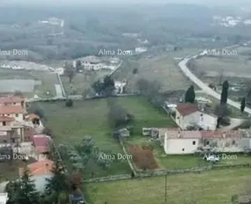 Građevinsko zemljište Odlično gradevinsko zemljište, u blizini Vodnjana u pravcu Juršića.