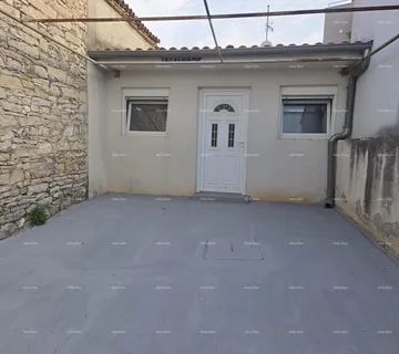 Kuća Na prodaju kuća u Ližnjanu – 27 m² s dvorištem