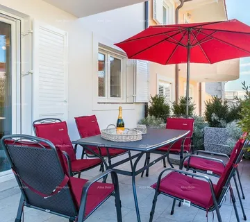 Kuća Medulin – kuća s 2 apartmana, 100 m od plaže
