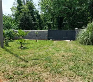 Građevinsko zemljište GRAĐEVINSKO ZEMLJIŠTE 518 m², KRŠETE - Brtonigla