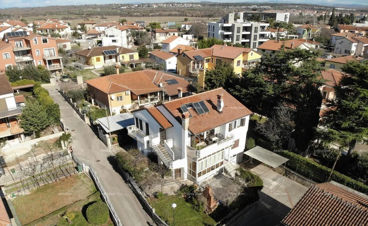 Kuća Prodaje se lijepa kuća, blizu mora u Umagu - cover