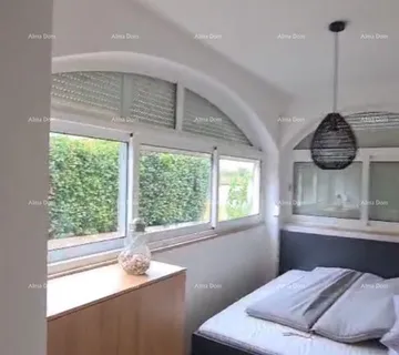 Stan Moderan stan u prizemlju, Karigador, samo 350 m od mora!