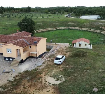 Kuća Prodaja kuće sa bazenom i okućnicom, Svetvinčenat - cover