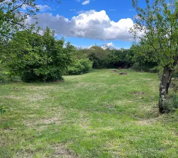 Građevinsko zemljište Prodaje se građevinsko zemljište, 1137 m2, Kanfanar