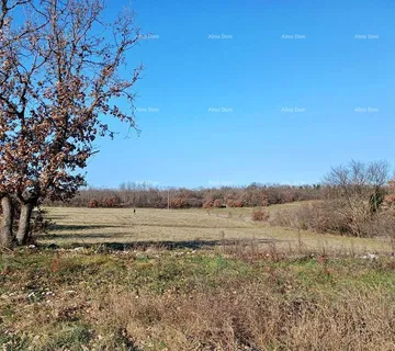 Građevinsko zemljište Prodaje se građevinska parcela 1100 m2, Marčana