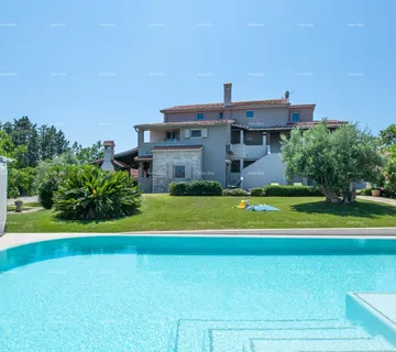 Kuća Prodaja - luksuzna vila s bazenom i dodatnim objektom, na prostranoj okućnici, Ližnjan!