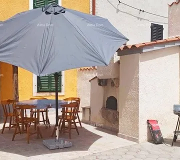 Kuća Prodaja lijepo uređene, renovirane istarske kuće s šternom, Marčana! - cover