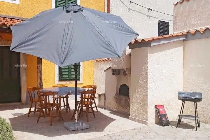 Kuća Prodaja lijepo uređene, renovirane istarske kuće s šternom, Marčana! - cover