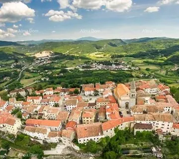 Građevinsko zemljište Buzet, građevinska parcela od 10300 m2 stambene namjene - cover