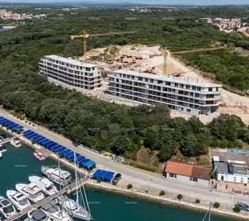 Stan Prodaja modernih stanova u ekskluzivnoj zgradi sa pogledom na Marinu, Pula!