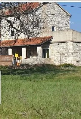 Kuća Prodaje se stara kamena kuca s zemljistem Barban idealno za kucu za odmor - cover