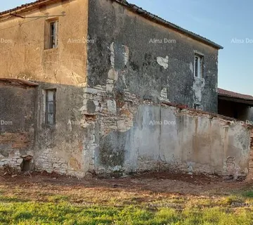Kuća Galižana –kamena kuće s građevinskim zemljištem i šternom