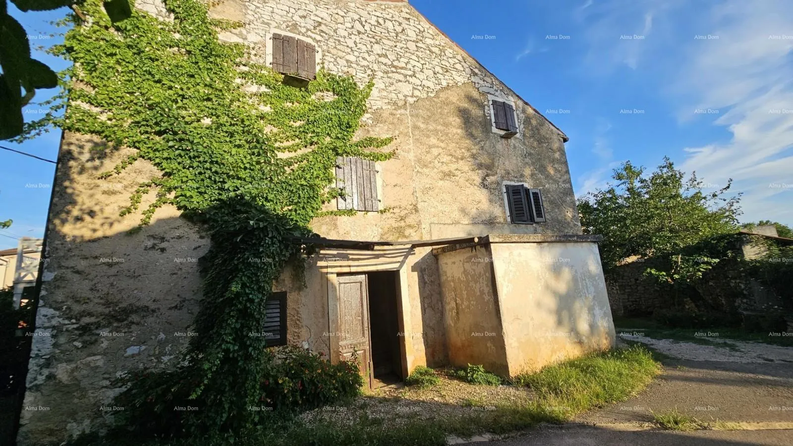Kuća Istarska kamena kuća za renovaciju - cover