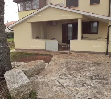 Kuća NOVIGRAD - Prodaja dva stana u obiteljskoj kući