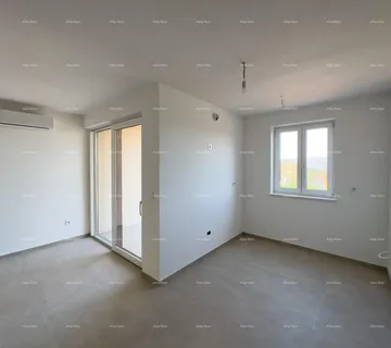 Stan Prodajemo stan sa vrtom u Barbanu.